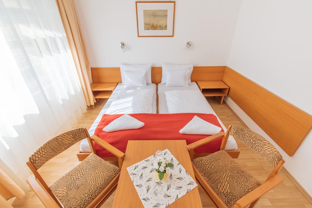 Hello Balcsi Apartmanhaz Tihany Buitenkant foto