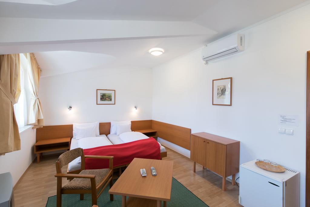 Hello Balcsi Apartmanhaz Tihany Buitenkant foto